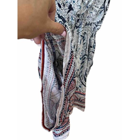 NWT BeBop Sleeveless Short Romper Blue/White Paisley Boho Tassles Juniors Large - Picture 8 of 8